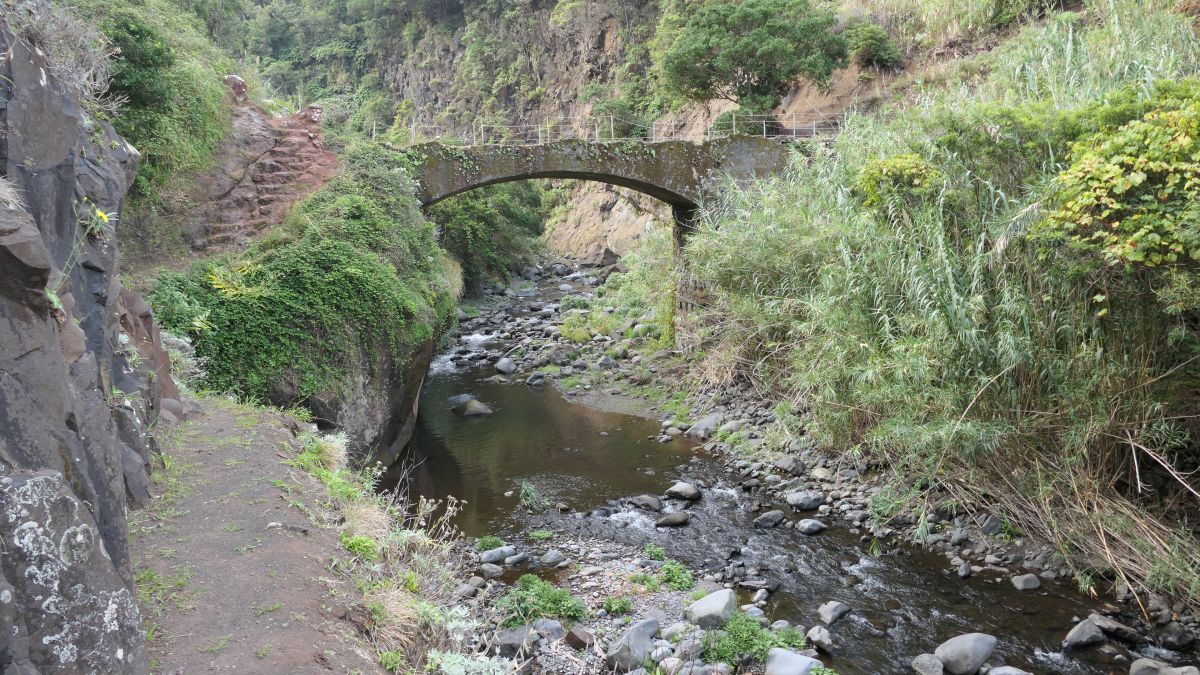 Brücke über den Ribeira do Porco