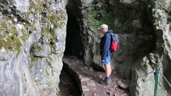 der erste kürzere Tunnel