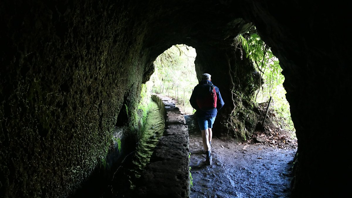 Tunnel mit Fenstern