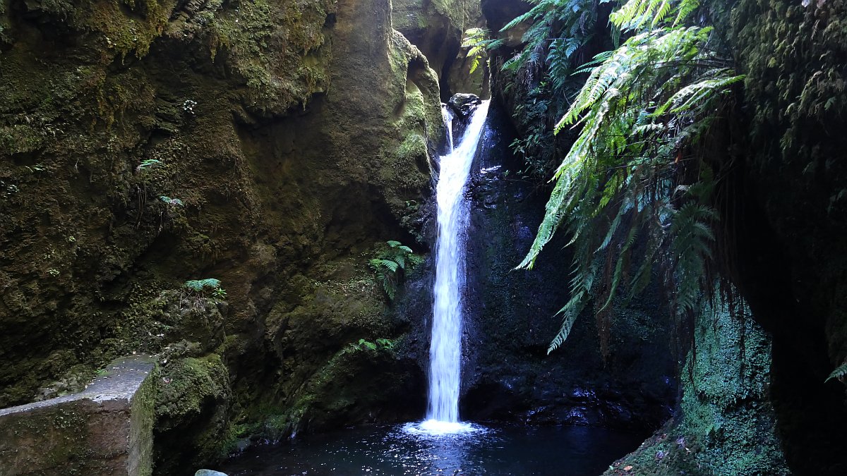 Wasserfall mit besonderem Licht