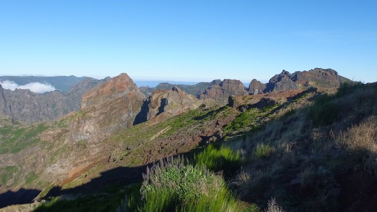 Madeiras Berge, noch fast wolkenfrei