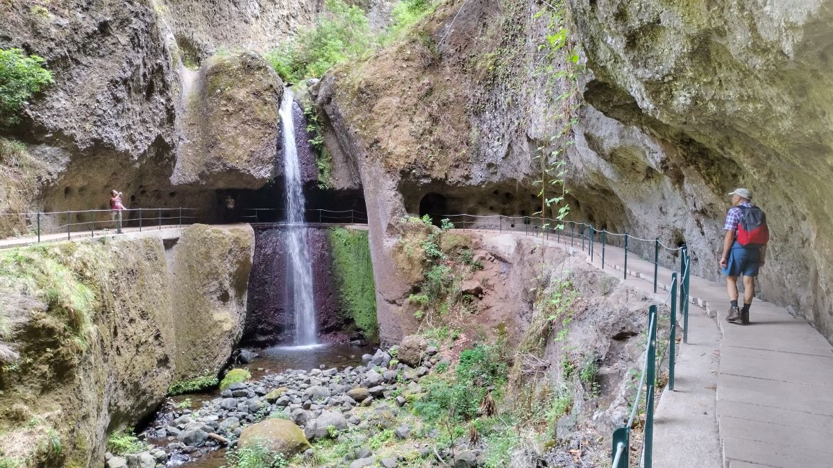 Wasserfall an der Levada Nova