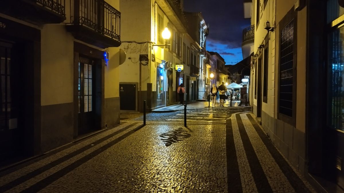 spiegelndes Pflaster in Funchal