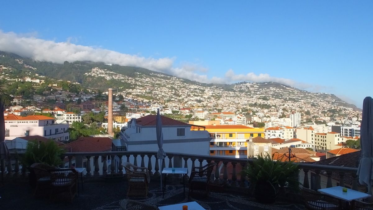 Wolken über Funchal