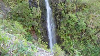 Wasserfall am Weg zum Caldeirão do Inferno