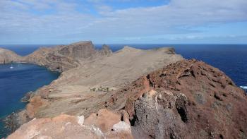 hier kann man die vulkanische Vergangenheit der Insel erahnen