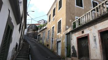 Autofahren in Funchals Altstadt ist mitunter herausfordernd