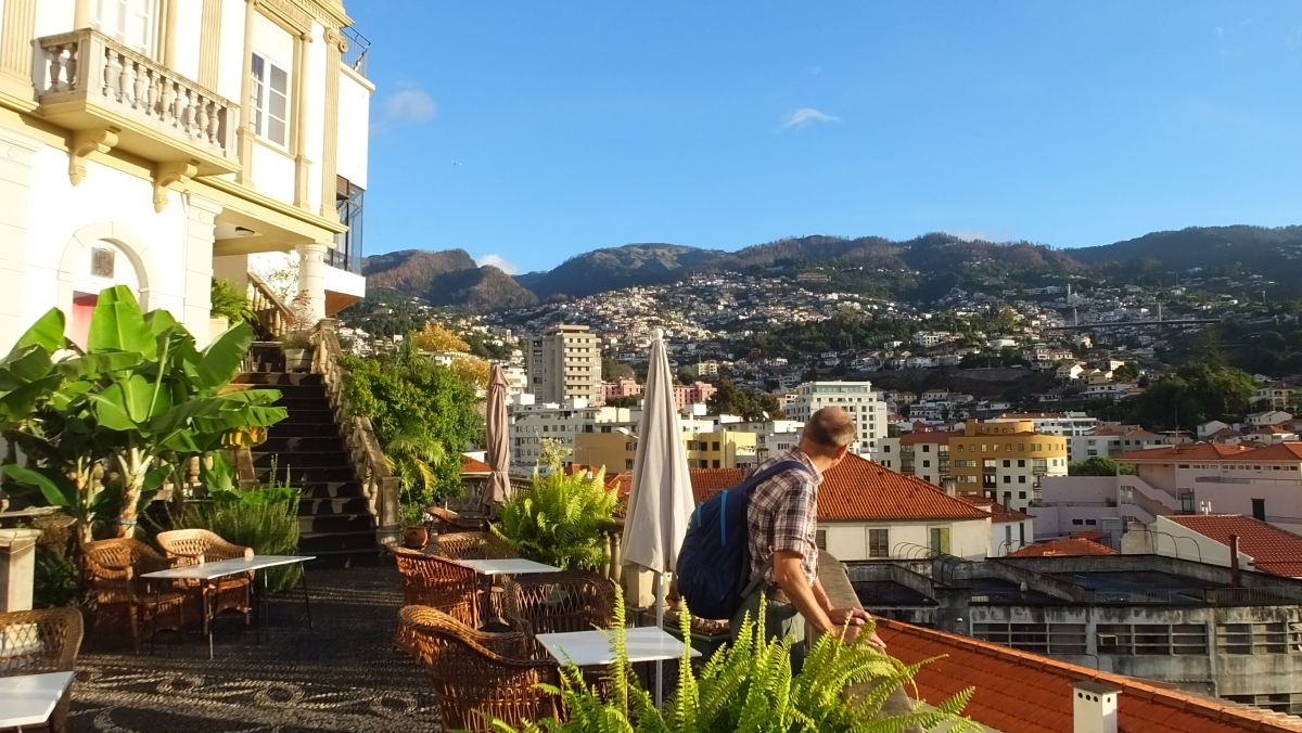 Blick von der Terrasse auf Funchal