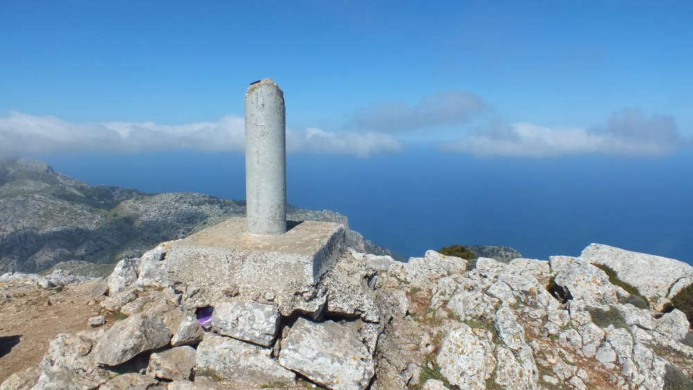 ...und endlich die Gipfelsäule