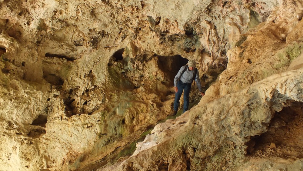 in der großen Höhle