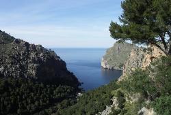 Sa Calobra, entgegen den Ankündigungen einfache Anreise auf breiter gewundener Straße