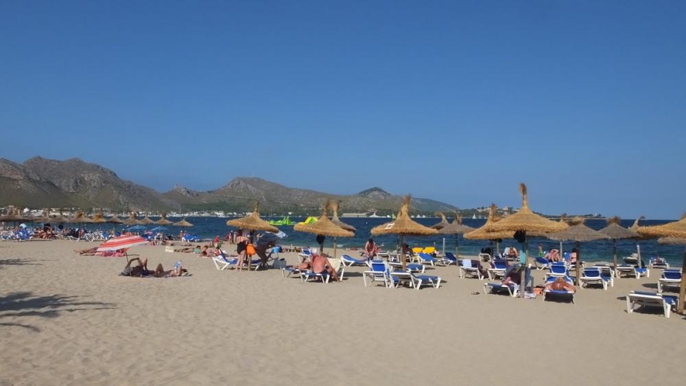 Relaxen am Strand von Port de Pollença