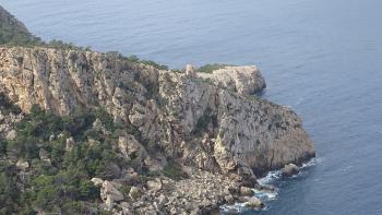 herangezoomt Wachturm Torre de Cala en Basset