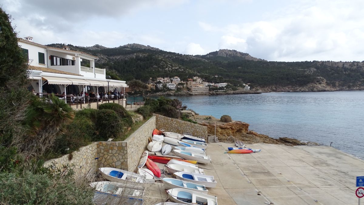 kleiner Hafen in Sant Elm