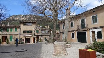 Plaça Cartoixa in Valldemossa