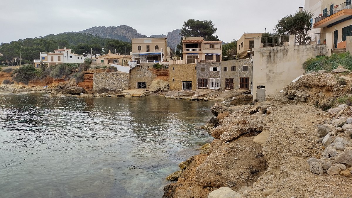 alte Bootsschuppen in Sant Elm