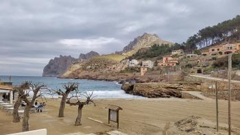 Spaziergang durchs leere Cala Sant Vicenç