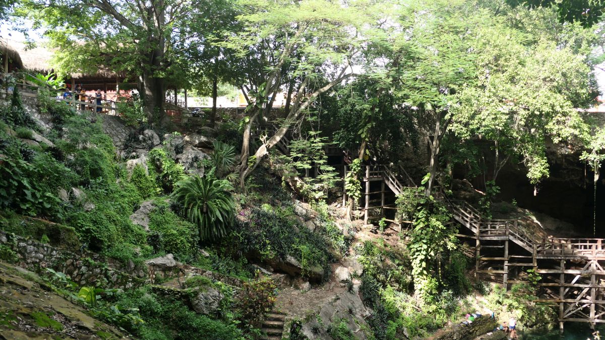 Cenote Zací in Valladolid