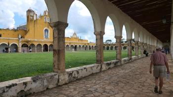 Kirche und Konvent in Izamal