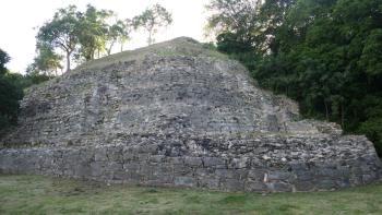 eine andere Pyramide im Stadtgebiet