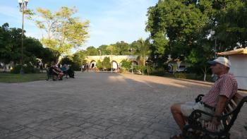 abends versammeln sich die alten Männer im Park