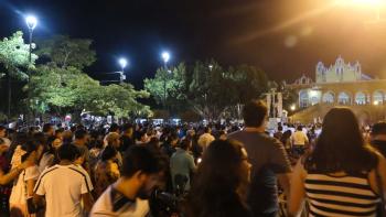 religöser Umzug in Izamal, mit viel Musik und Knallerei