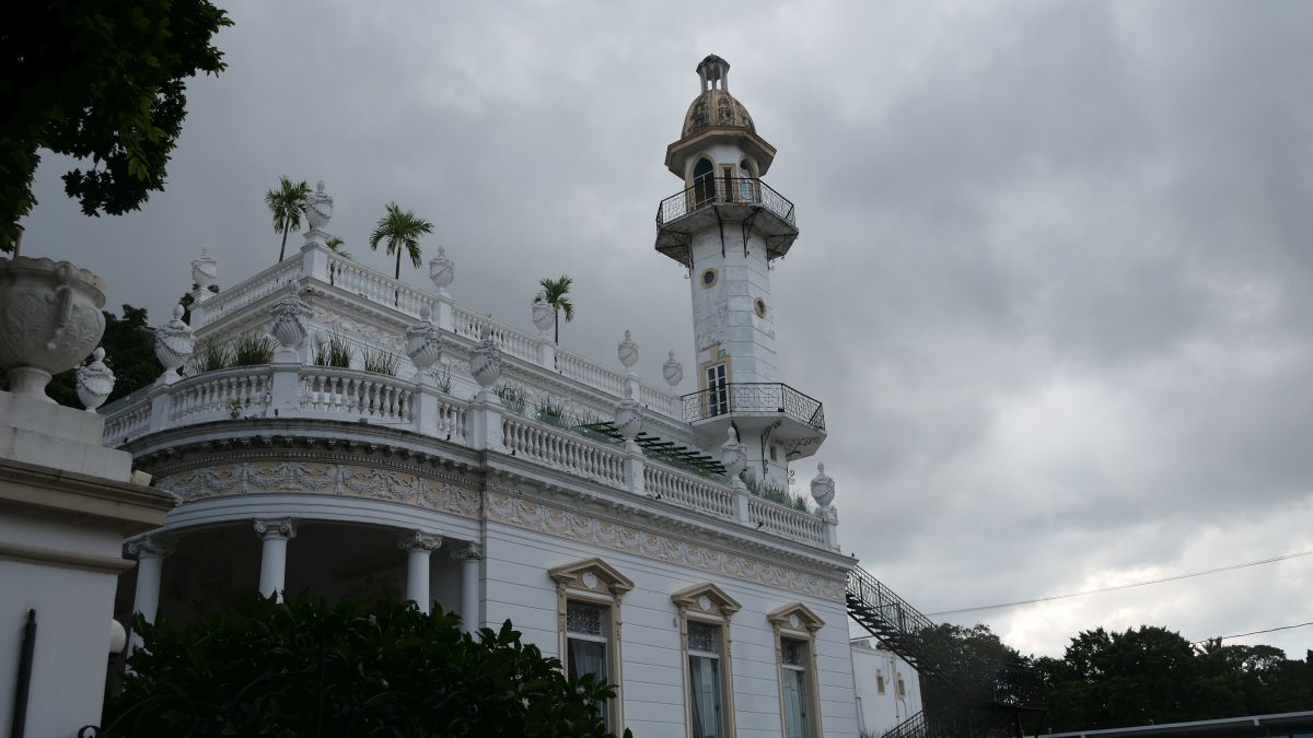 Hotel mit Minarett