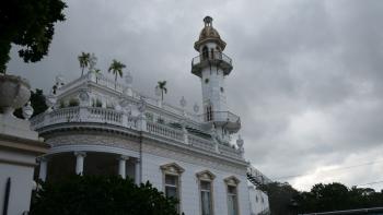 Hotel mit Minarett