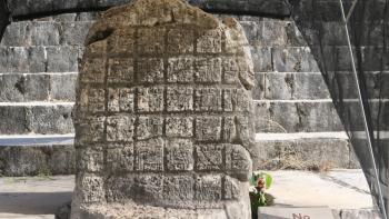 Hieroglyphenstele