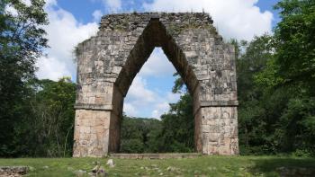 Kabah, Arco an der alten Mayastraße (Sacbé) durch den Dschungel nach Uxmal