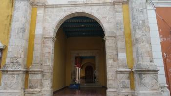 imposantes Portal