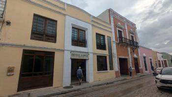 André vorm Hotel Lopez