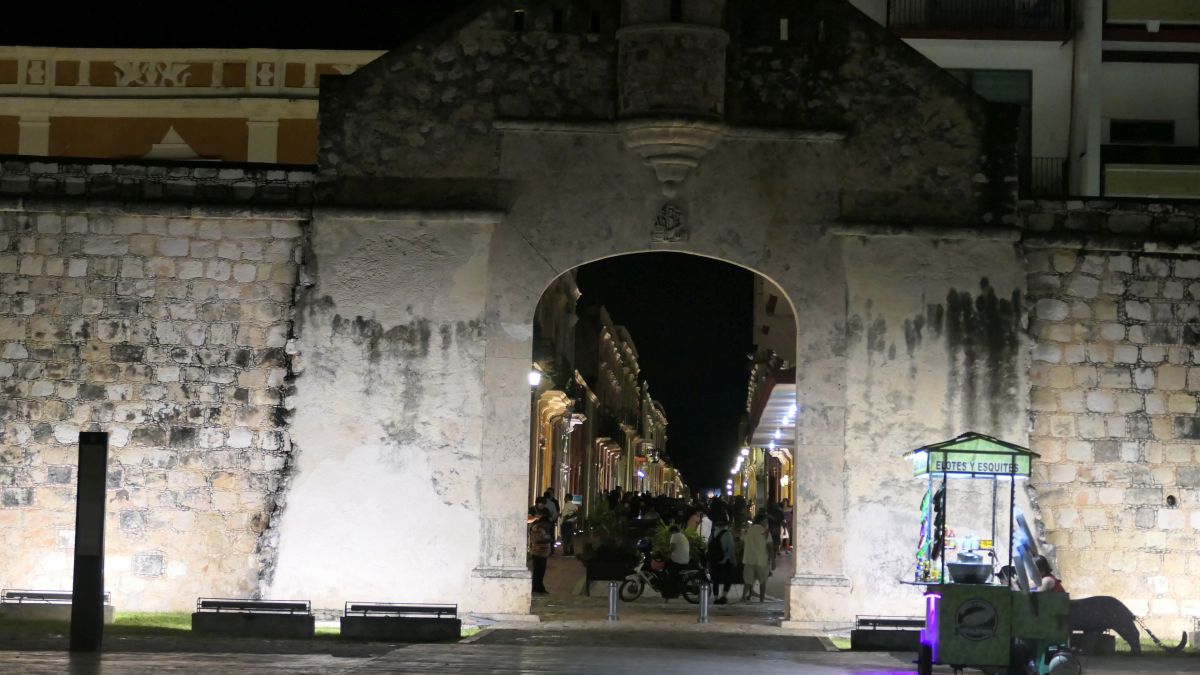 Puerta del mar