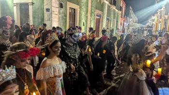 Umzug zum Dia de los Muertos