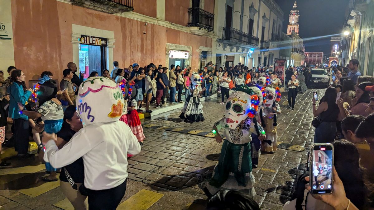 Umzug zum Dia de los Muertos