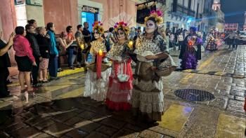 Umzug zum Dia de los Muertos