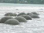 Moeraki Boulders, Sinterkugeln, die einmal auf dem Meeresboden rollten.