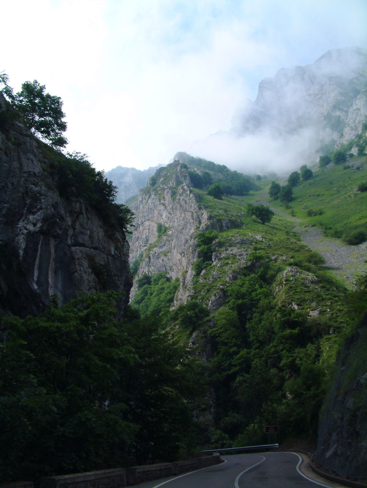 Straßenschlucht