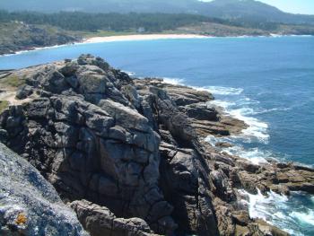 Blick von der Halbinsel zum Strand