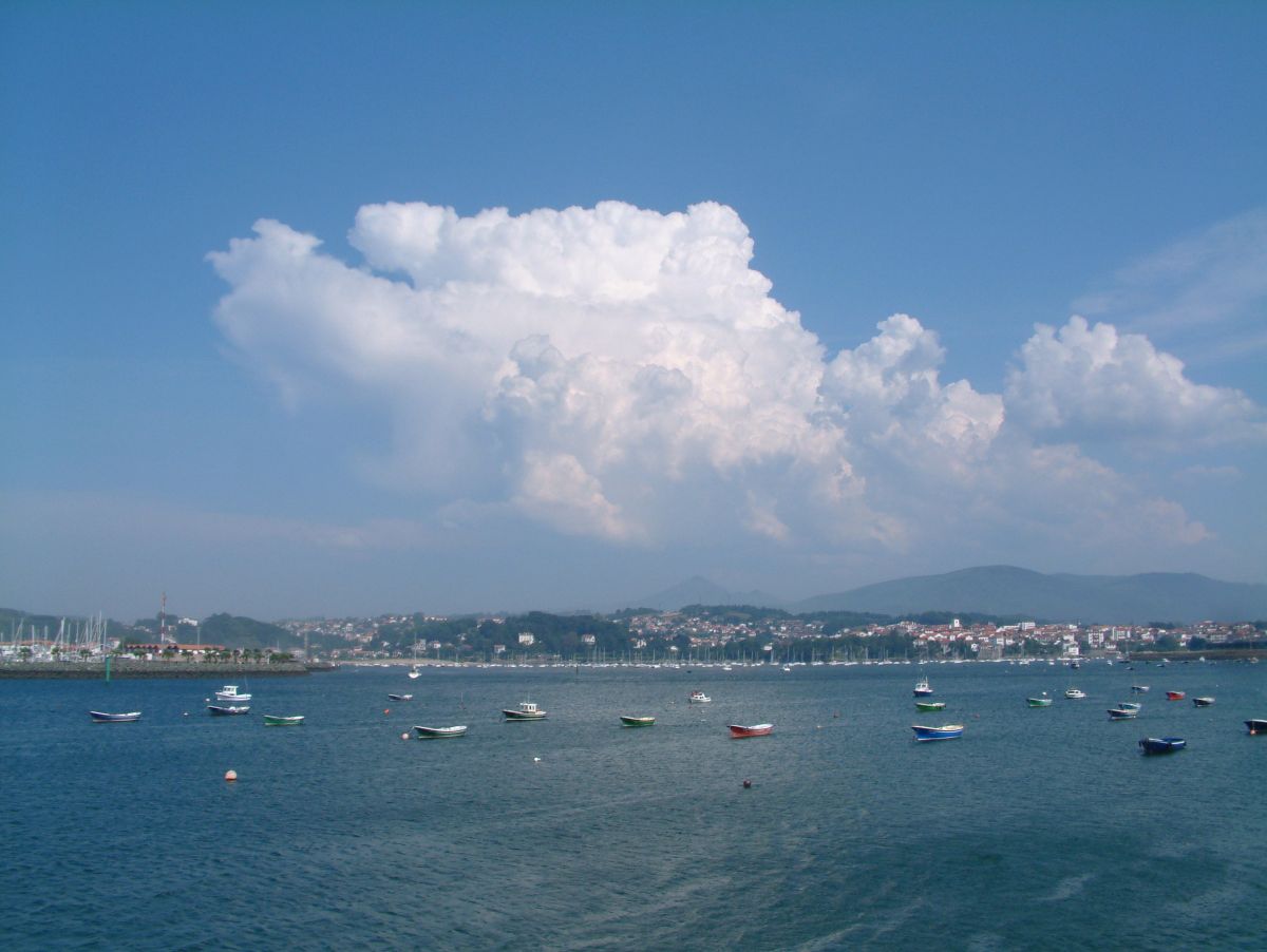 Blick nach Hendaye in Frankreich