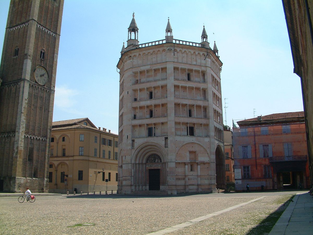 Baptisterium in Parma