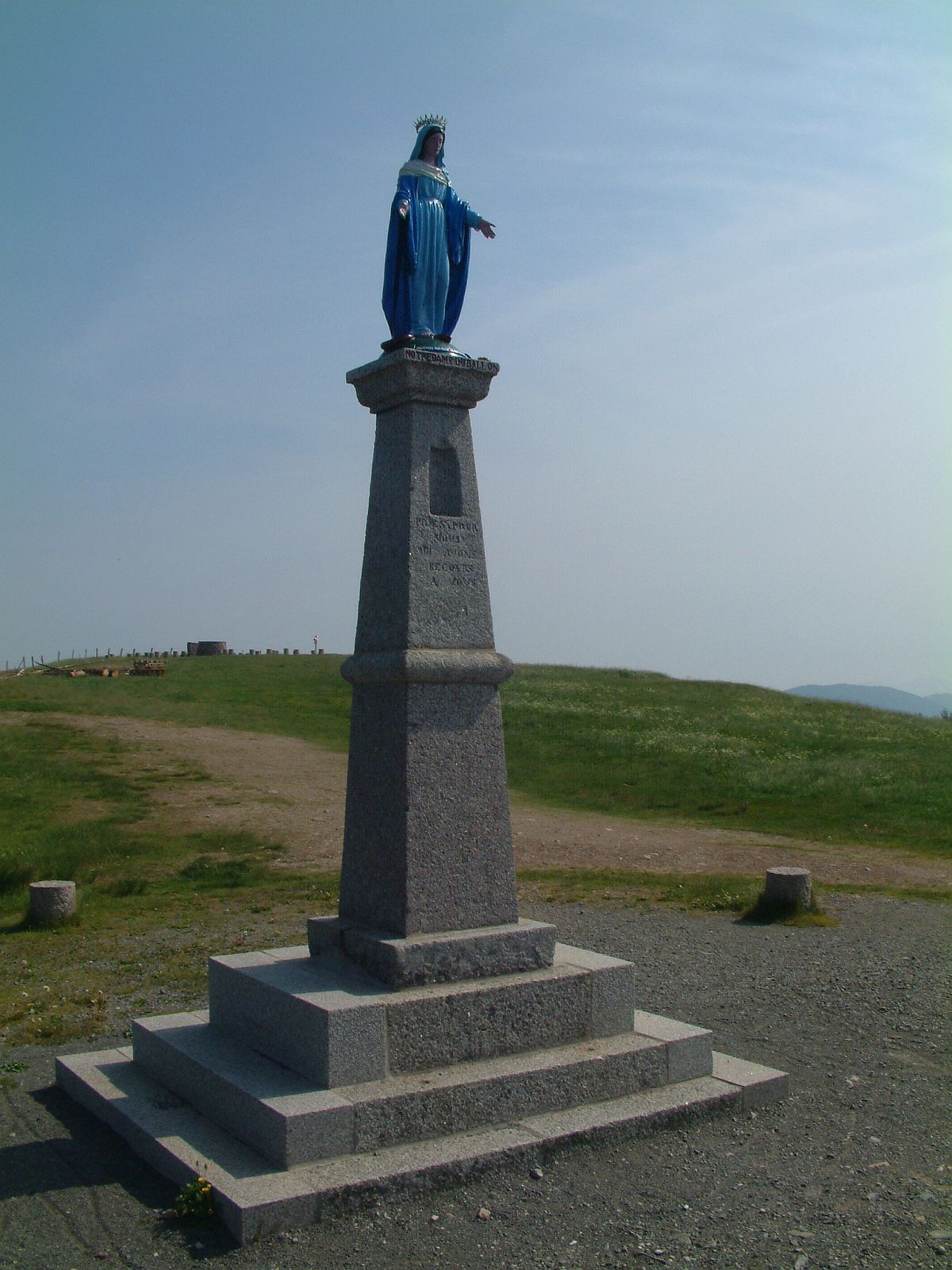 Marienstatue auf dem Gipfel