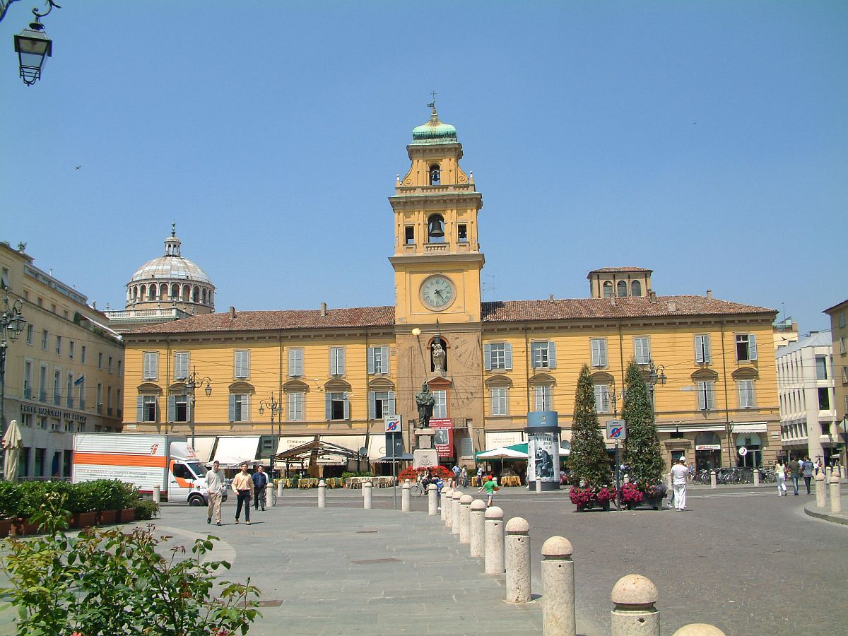 Palazzo del Governatore an der Piazza Garibaldi