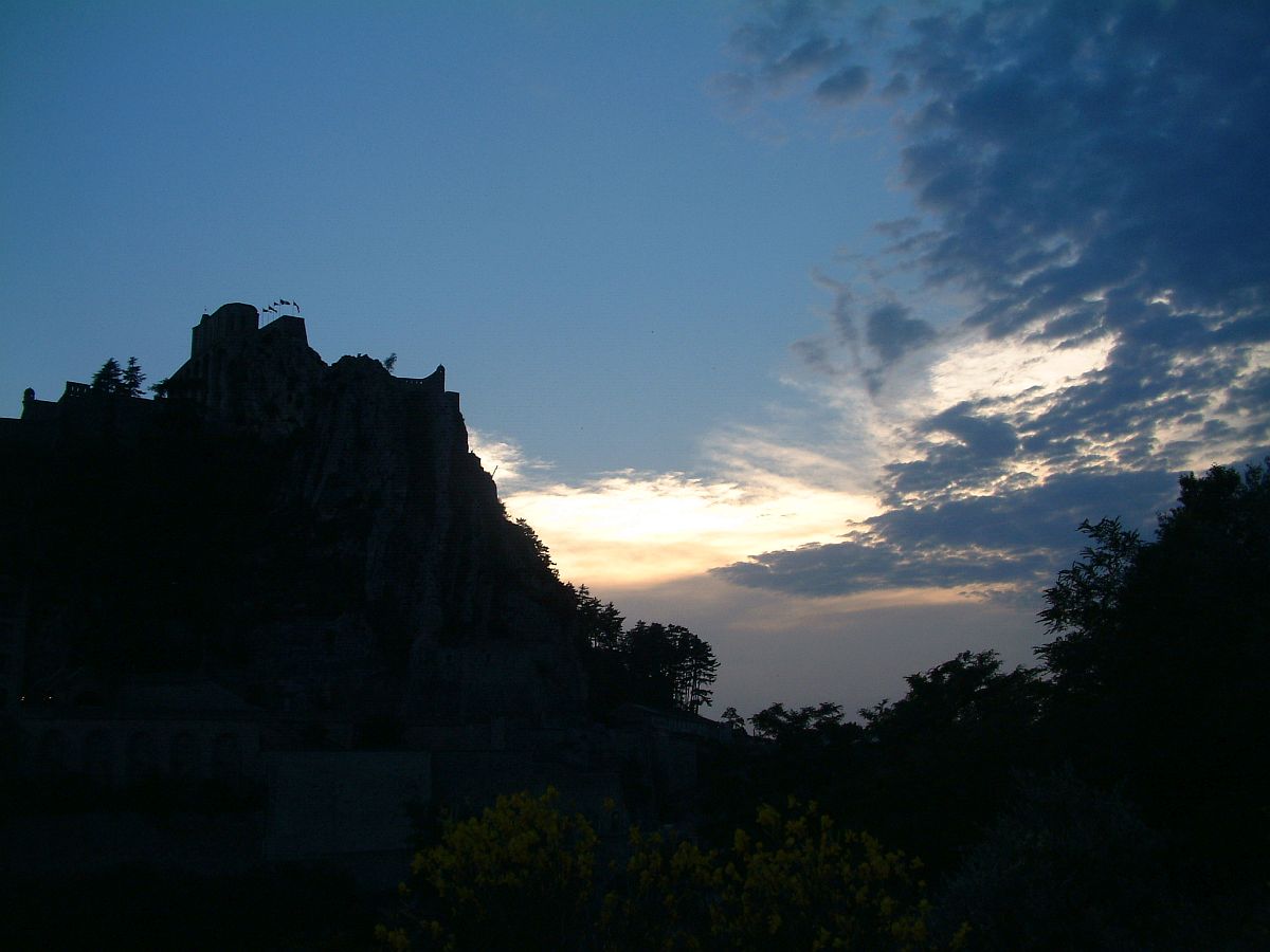  Zitadelle von Sisteron im Abendlicht