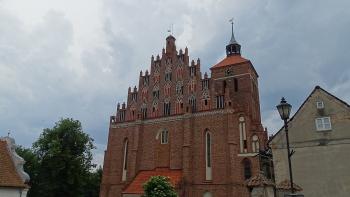 Schmuckgiebel von Pfarrkirche St. Peter und Paul in Rößel