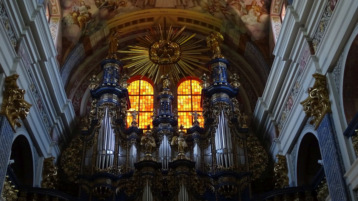 im Inneren der Wallfahrtskirche, welch prächtige Orgel!