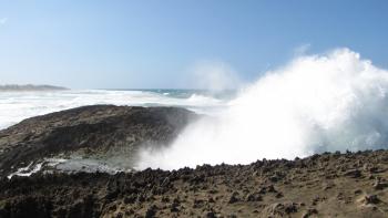 Isabela- Wellen und Brandung sind giantisch, kein Wunder dass hier ein Surferhotspot ist