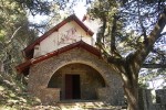 verfallende Kapelle in Wald, wir fast immer mit Georg...
