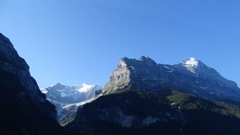 die Sonne hat das Tal noch nicht erreicht