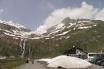 Oberalbpass (man beachte die sich gegenseitig stolz fotografierenden Motorradfahren, weglach)